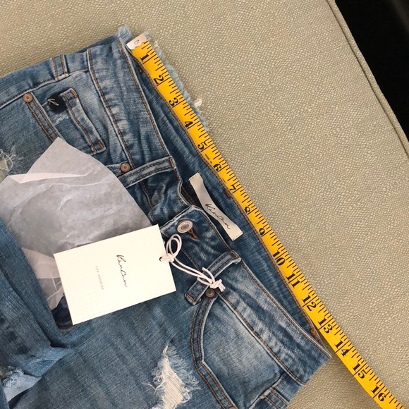 Distressed Skinny Jeans. - Picture 8 of 8